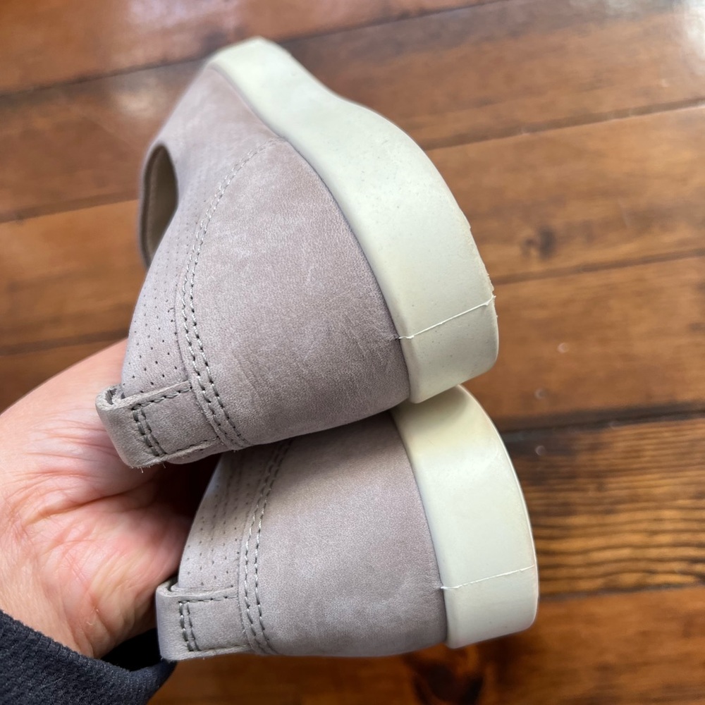 Ecco Women's Flats in Taupe - Picture 5 of 6